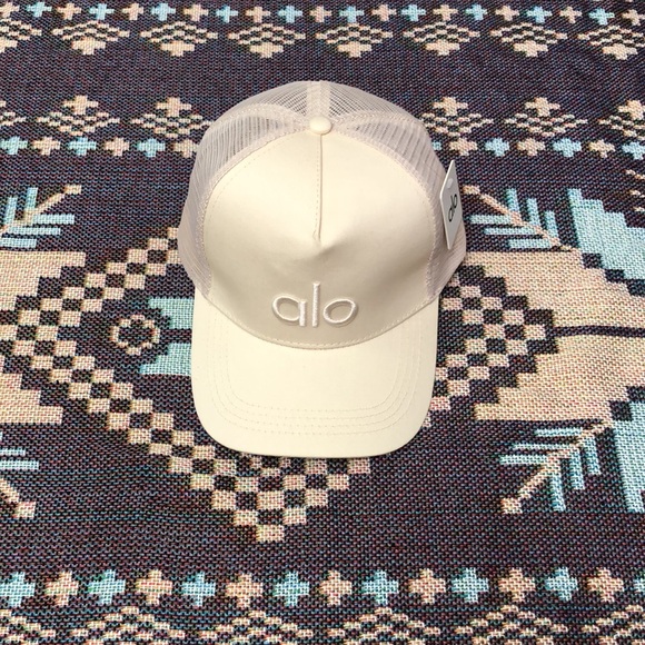 ALO Yoga women's hat - Picture 2 of 4